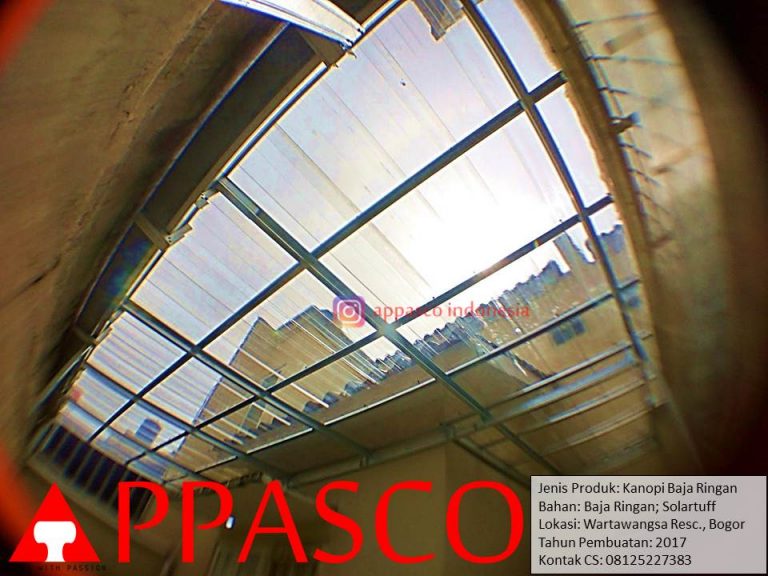Kanopi Transparan Pada Atap Belakang Rumah di Bogor