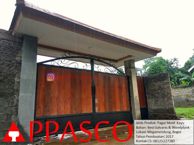 Pagar Motif Kayu Woodplank di Megamendung Bogor