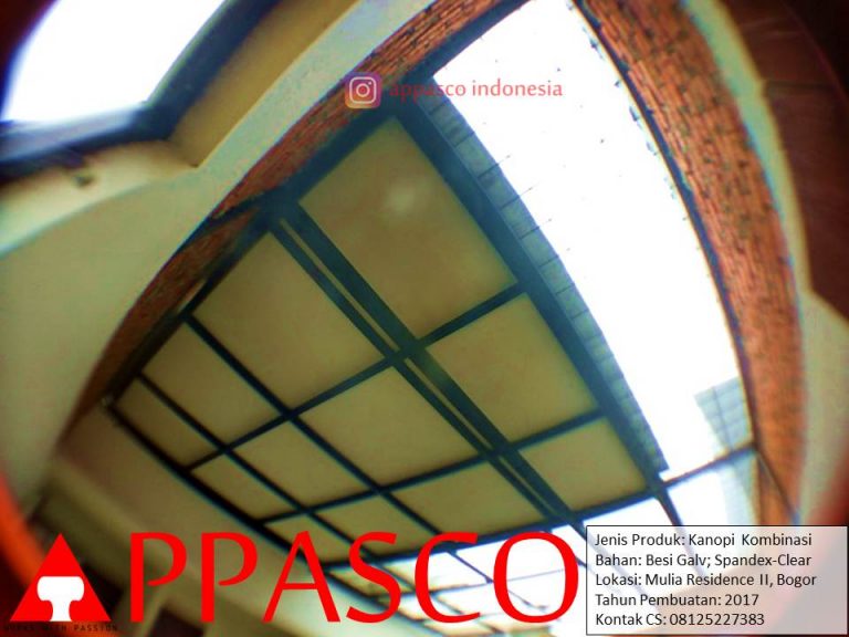Kanopi Kombinasi Spandek Peredam dan Polikarbonat untuk Bagian Belakang Rumah