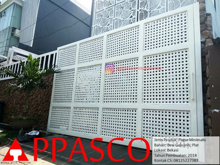 Pagar Mewah Besi Motif Kotak Kotak Bolong Bolong di Bekasi