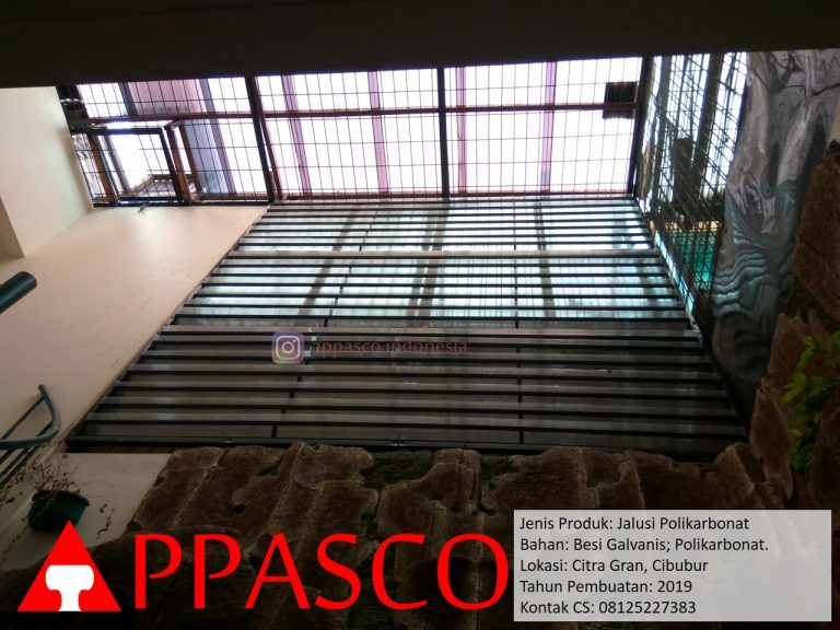 Jalusi Atap Belakang dengan Polikarbonat di Citragran Cibubur