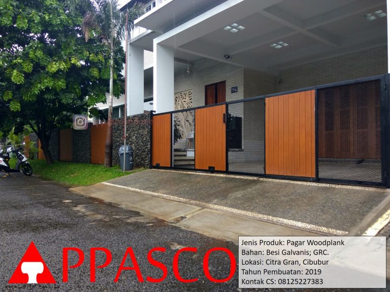 Pagar Motif Woodplank Industrial di Citra Gran Cibubur